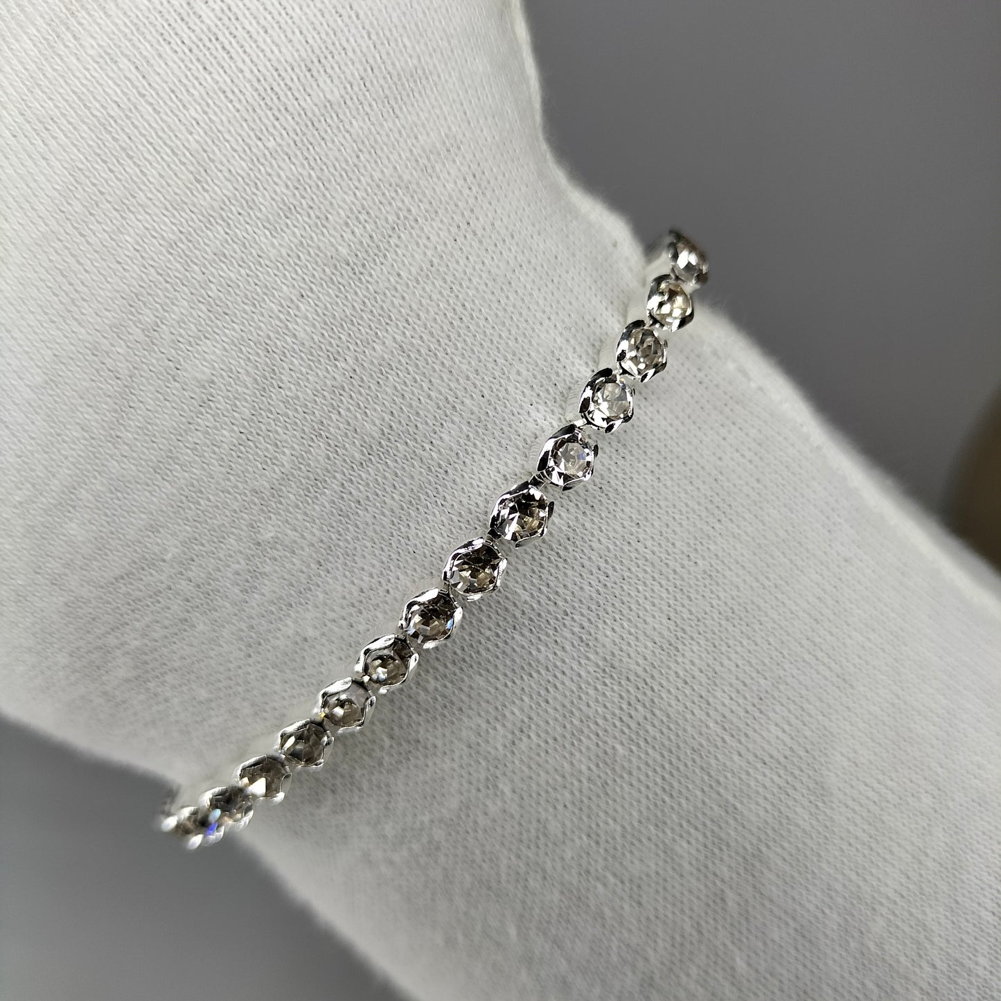 Luxury Diamond Look Stones Bracelet For Girls/Women